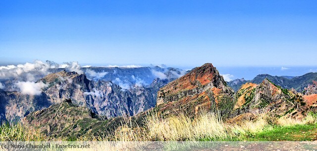 Vista deslumbrante do pico do Areeiro -1821m