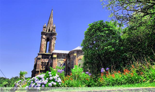 Igreja gótica junto da Lagoa das Furnas