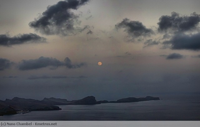 Lua sobre a Ponta de S. Lourenço