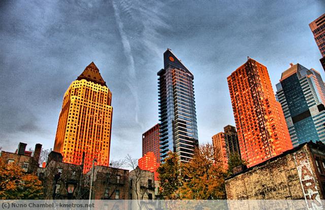 Midtown iluminado pelo por-do-sol...